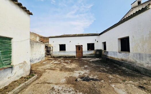 CASA DE 450 m2 EN POLÁN
