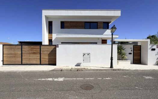 CHALET DE LUJO EN EL VISO DE SAN JUAN