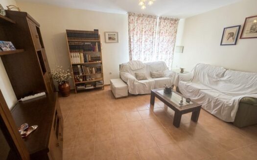 AMPLIO CHALET EN MENASALBAS, LISTO PARA ENTRAR A VIVIR